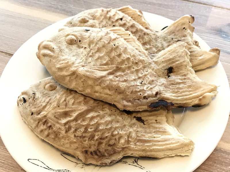 東京都荒川区荒川6丁目にある浪花家のたい焼きはテイクアウトして食べるおやつに最適