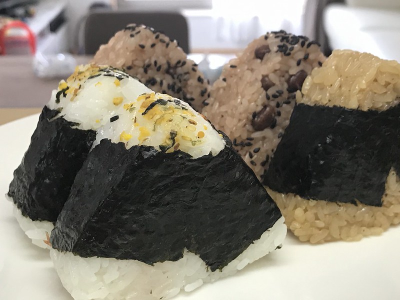 東京都荒川区荒川6丁目にある浪花家はおにぎりも美味しい!特に茶飯が最高にお勧め