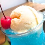 荒川区の町屋で最高の夏気分を味わうならば青空クリームソーダ！8 CAFE（ハチカフェ）の2020年夏限定ドリンクです