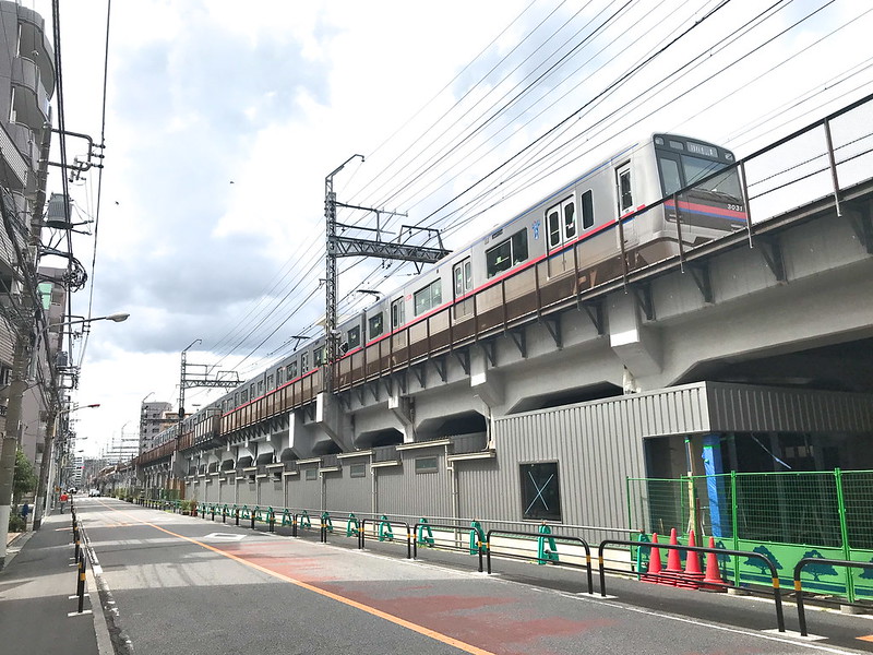 年11月中旬 京成線のガード下に業務スーパー 町屋店がオープン 荒川区のはなし