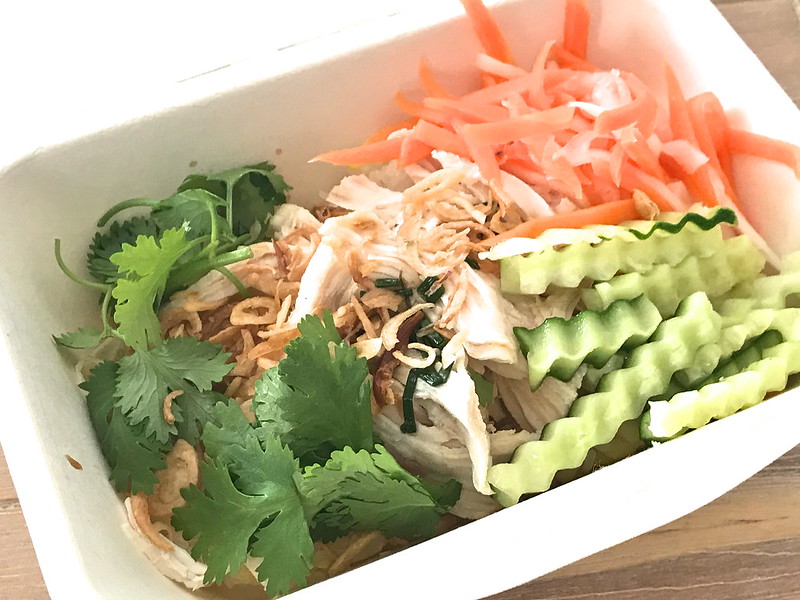 荒川区でベトナムやタイの料理を楽しもう!n.r storeで鶏肉のおこわをテイクアウトしてみた