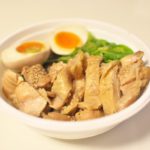 町屋駅前にある麺家 千祥でテイクアウト限定の鶏もも甘煮丼が新発売