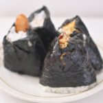 行列ができる西日暮里のおにぎり専門店「もがみ」の4種類のおにぎりを食べ比べ