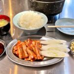 町屋駅のすぐ近くにある焼肉屋さん「笑う門には肉来る」でランチにスタミナカルビ定食を食べてみた