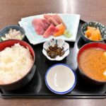 町屋駅近くにある「ときわ町屋寿司食堂」で800円の刺身定食を食べてみた