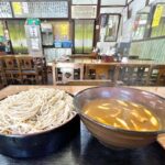 南千住の住宅街にある昭和な雰囲気の「甲州屋」でカレーせいろを食べてみた